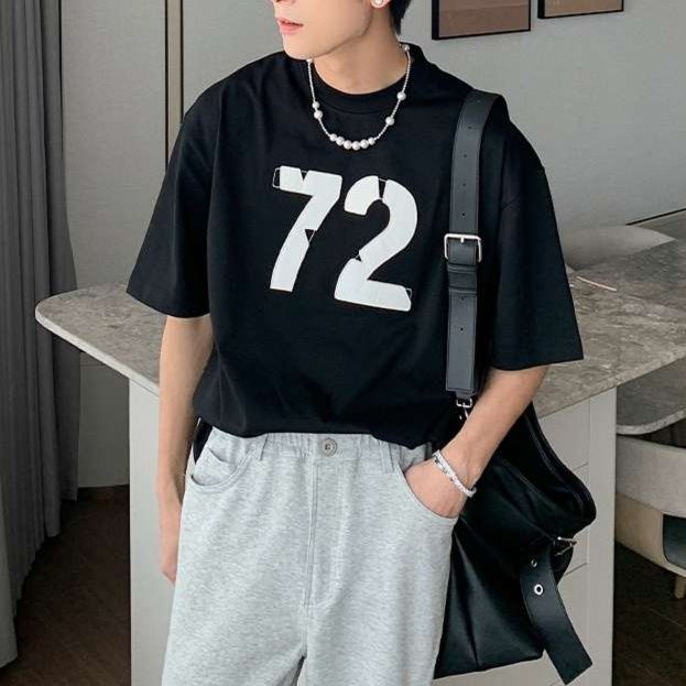 黒コーデ モノトーンスタイリッシュ72ナンバーTシャツ
