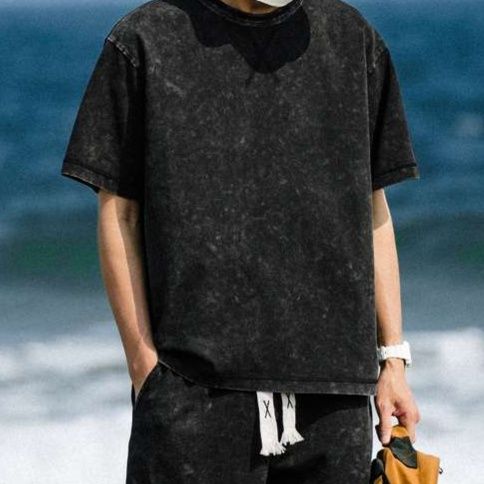 黒コーデ ビンテージウォッシュ ロックテイスト Tシャツ