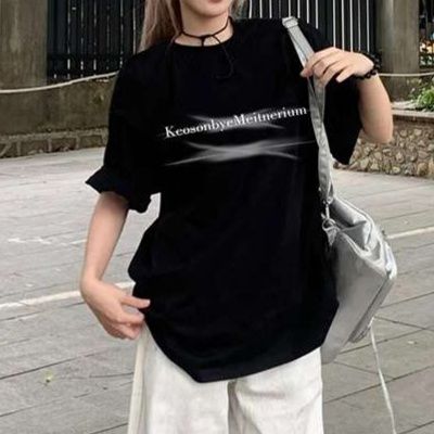 黒コーデ ケオソンバイメイナリウムブラックTシャツ