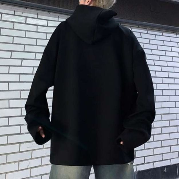 黒コーデ オーバーサイズストリートパーカー
