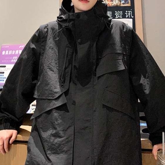 黒コーデ オーバーサイズ防寒ジャケット