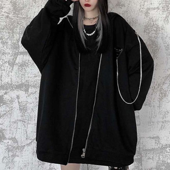 黒コーデ オーバーサイズジップアップパーカー