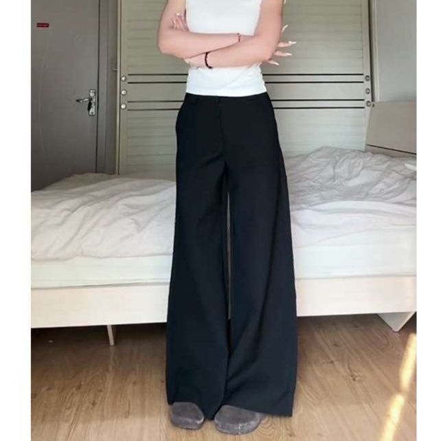 黒コーデ ワイドフレアパンツ