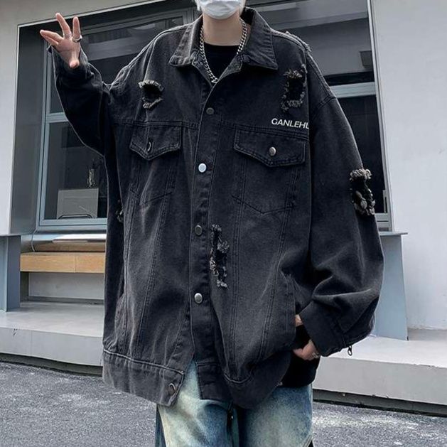 黒コーデ ダメージ加工オーバーサイズデニムジャケット