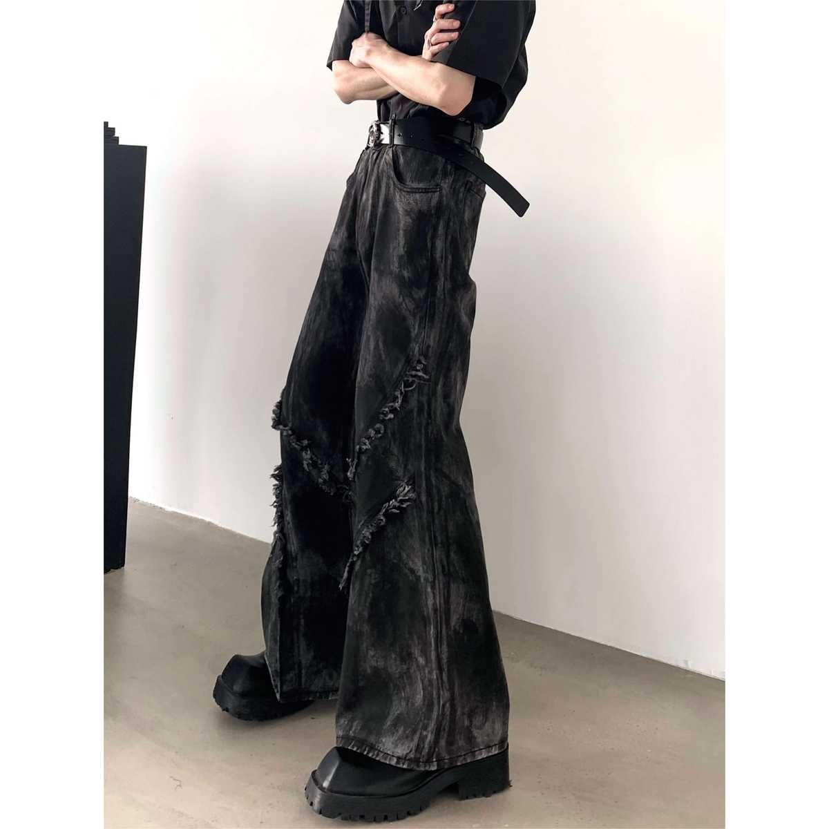 メンズの黒ズボンおすすめ25選！ブラックパンツで決まるコーディネートに合う色と服の選び方