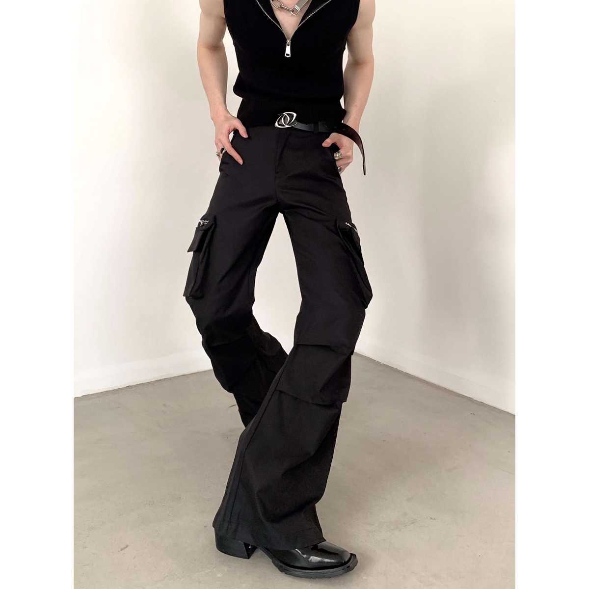 黒コーデ ジッパー付きワイドフレアカーゴパンツ