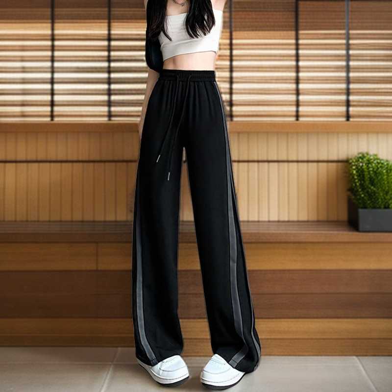 黒コーデ サイドラインワイドパンツ