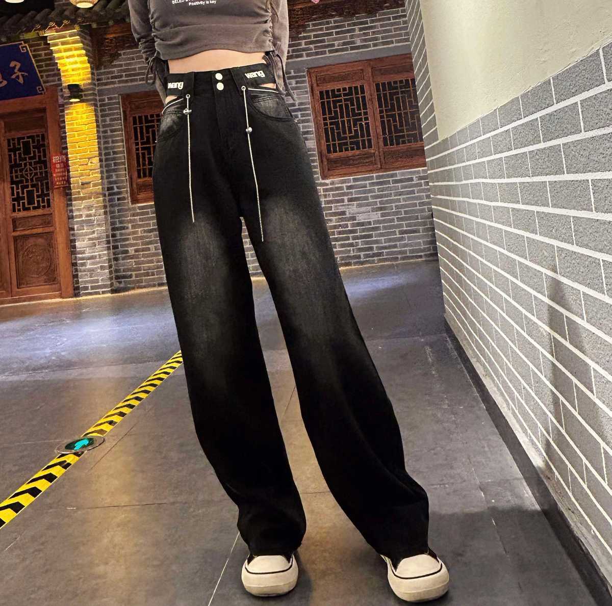 黒コーデ ジッパー付きワイドデニムパンツ