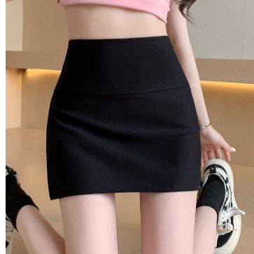 黒コーデ インナーパンツ付きハイウエストミニスカート