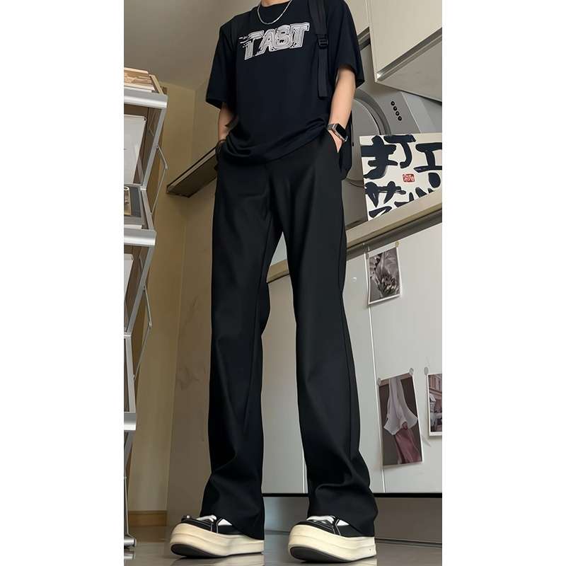 黒コーデ ストリートスタイル ワイドレッグパンツ