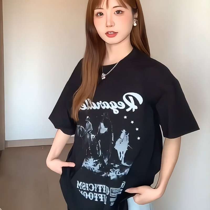 黒コーデ  レトロウエスタン グラフィックTシャツ