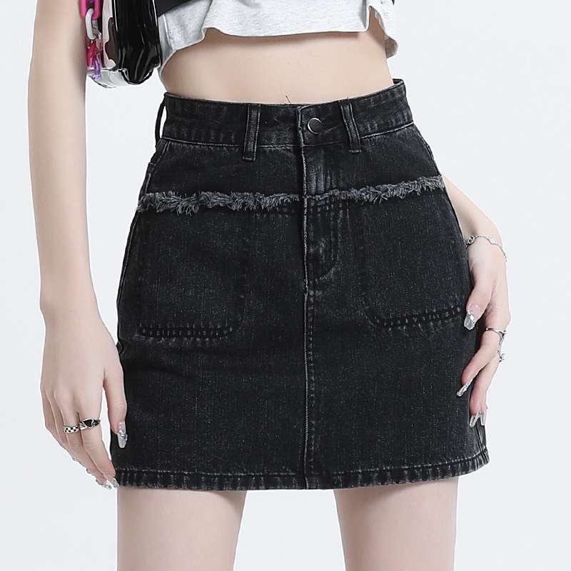 黒コーデ エッジィブラックデニムミニスカート