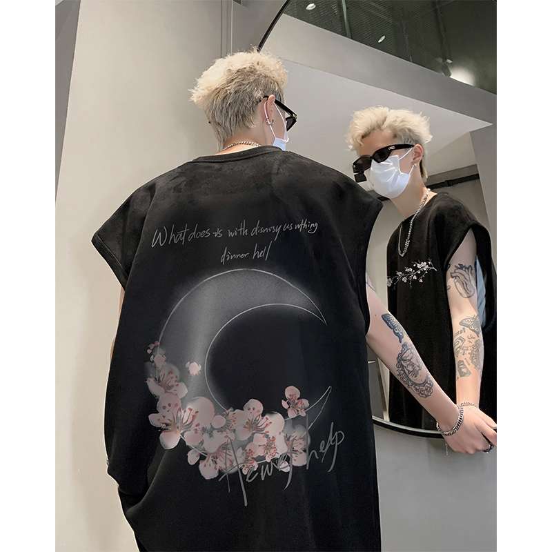 黒コーデ  月夜の桜 詩的バックプリントTシャツ