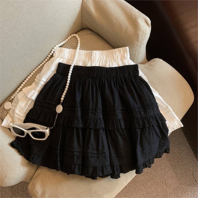 黒コーデ ティアードフリルミニスカート