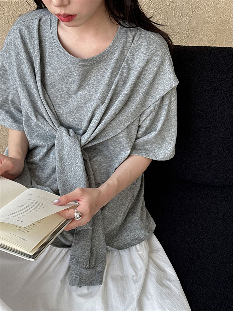 丸首ダブルレイヤーショール風白Tシャツ