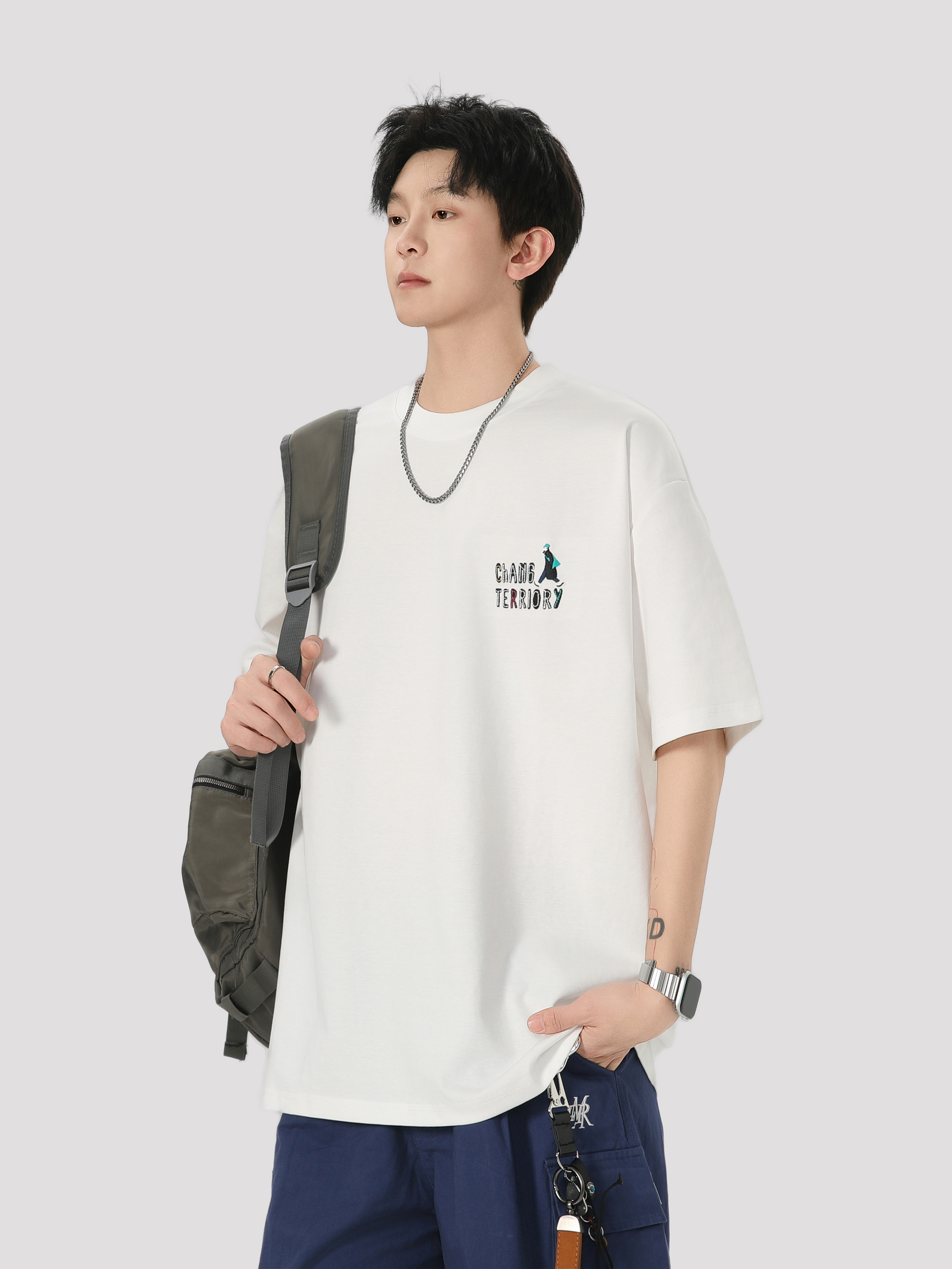 白Tシャツ メンズ 胸元ワンポイント刺繍ゆったり半袖