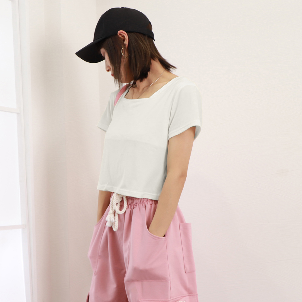 スクエアネック ショート丈半袖白Tシャツ レディース