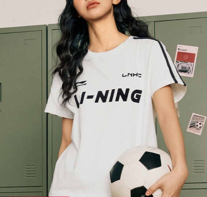 白Tシャツ レディース スポーティ爽快ラインデザイン