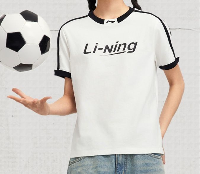 白Tシャツ レディース スポーティ爽快ラインデザイン