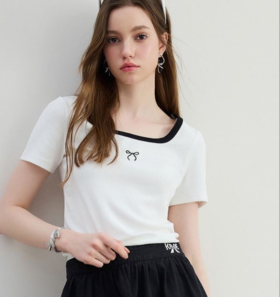 白Tシャツ レディース スクエアネックリボンモチーフトップス