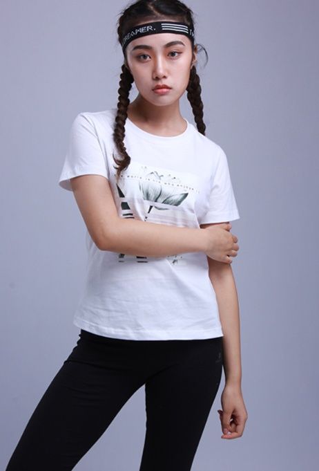 白Tシャツ レディース 花と詩のグラフィックティーシャツ