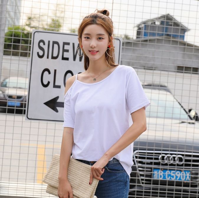 白Tシャツ レディース アシンメトリー肩見せ