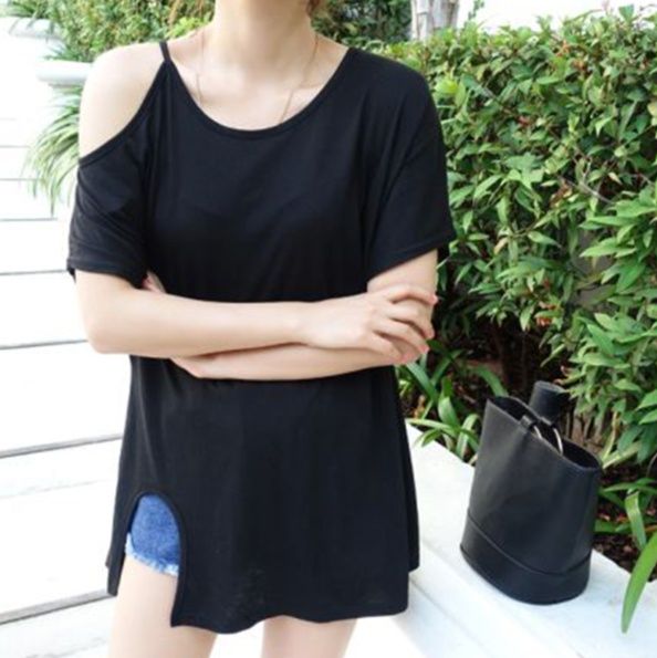 白Tシャツ レディース アシンメトリー肩見せ