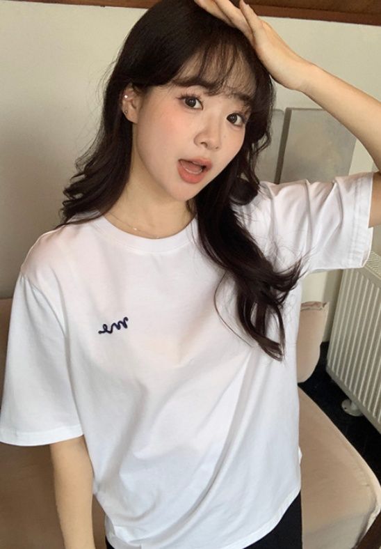 白Tシャツ レディース まつげ刺繍 やさしい着心地の半袖