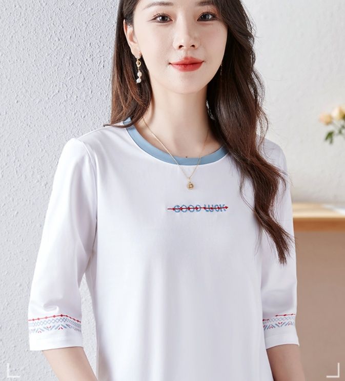 白Tシャツ レディース 彩色刺繍入り五分袖ラウンドネック