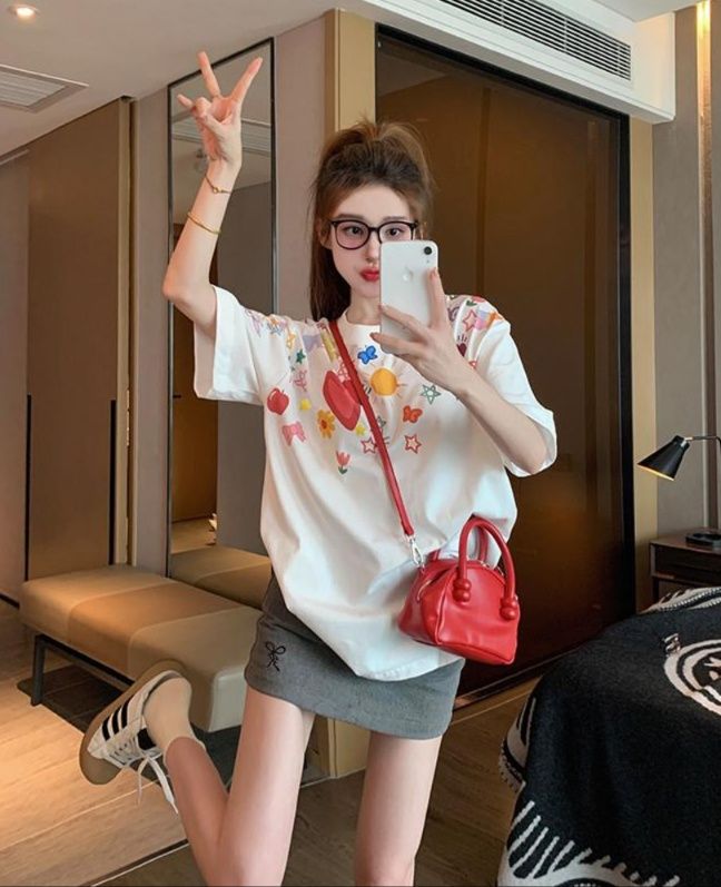 白Tシャツ レディース フルーツモチーフプリントゆったりシャツ