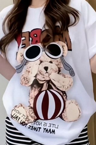 白Tシャツ レディース くまさんサングラスプリント丸首シャツ