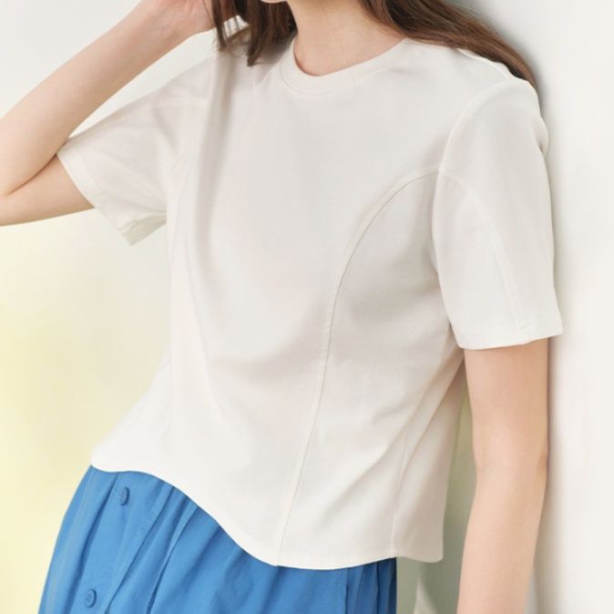 白Tシャツ シンプル立体裁断クルーネック半袖