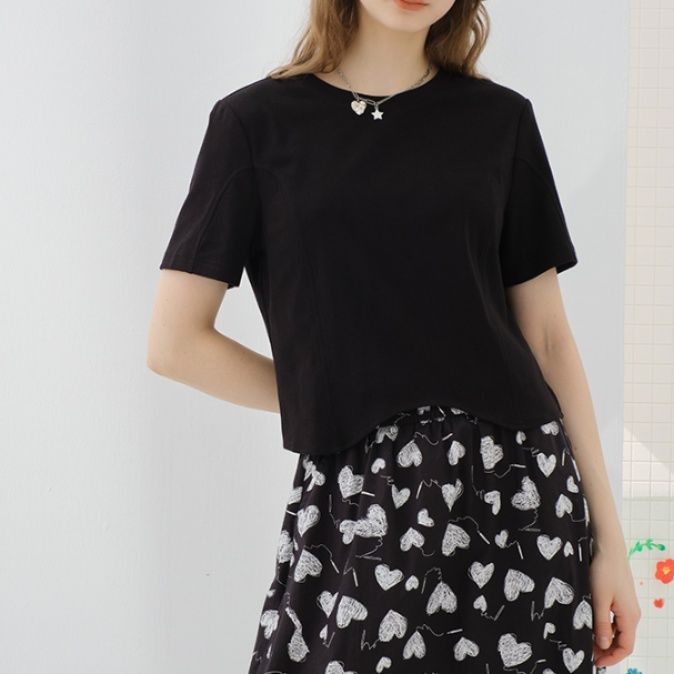 白Tシャツ シンプル立体裁断クルーネック半袖