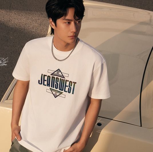 白Tシャツ スタイリッシュ幾何学模様プリント半袖