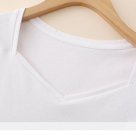 白Tシャツ すっきり着こなす胸元Vネック半袖