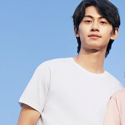 白Tシャツ 氷肌の夏向け快適シンプル上着