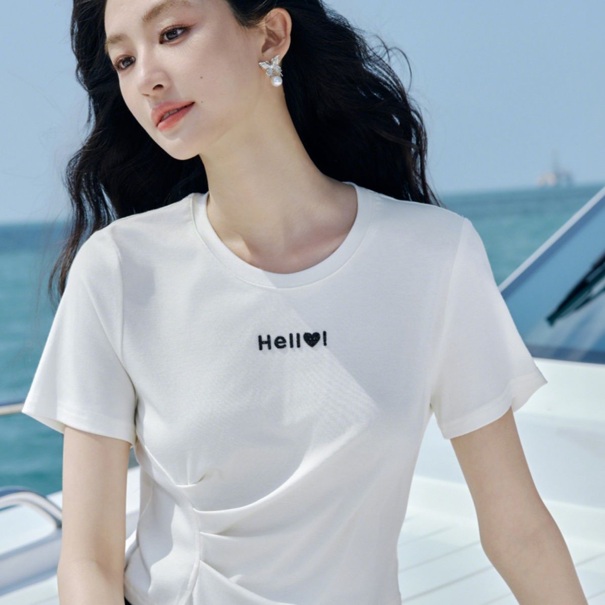 白Tシャツ ハロー胸元メッセージ半袖トップス