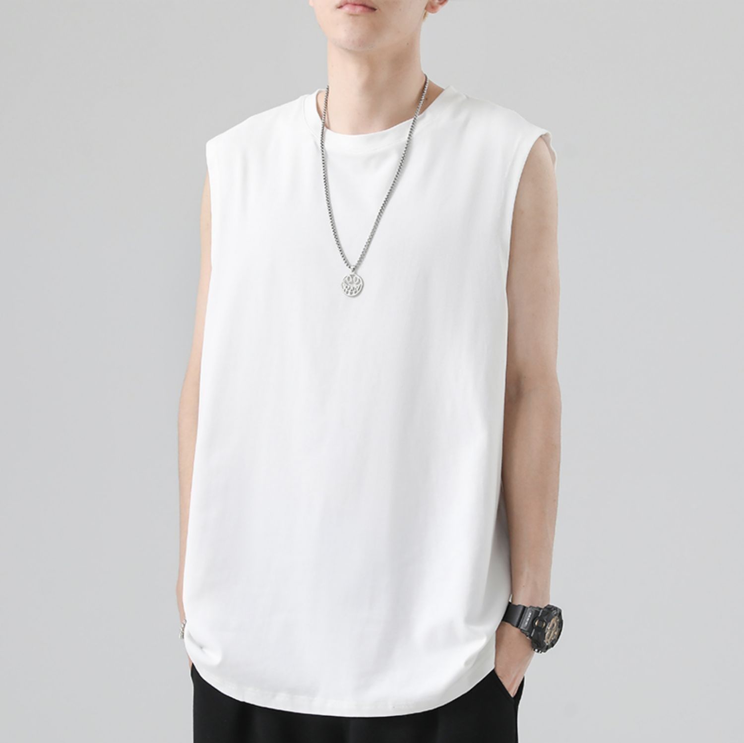 白Tシャツ すっきりノースリーブカットソー