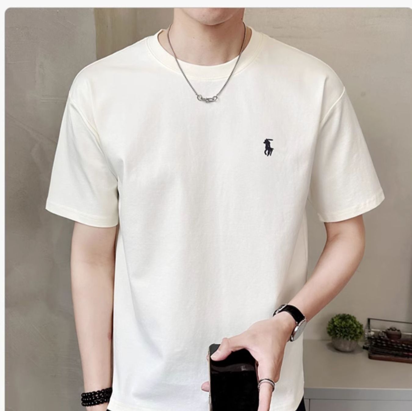 白Tシャツ 上質素材ワンポイント刺繍半袖