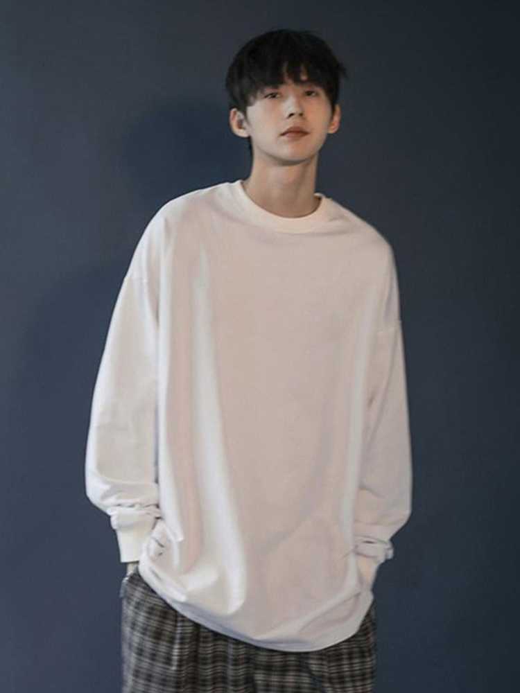 オールシーズン活躍するメンズ長袖白tシャツおすすめ5選