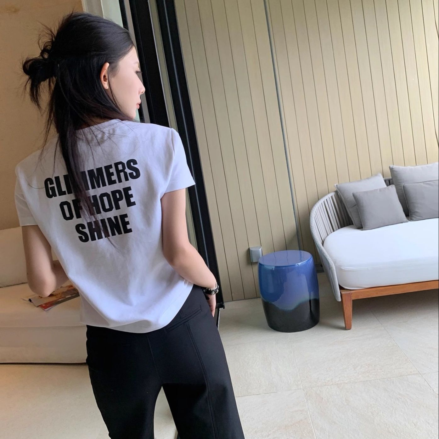 白Tシャツ レディースバックロゴプリント半袖トップス