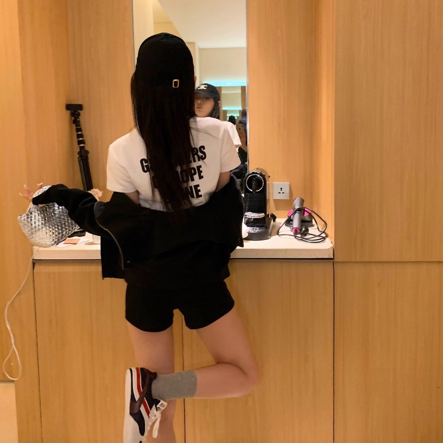 白Tシャツ レディースバックロゴプリント半袖トップス