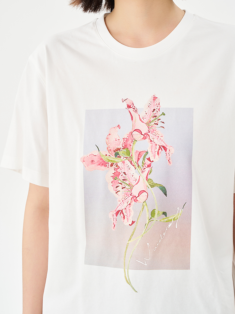 白Tシャツ レディース 優美な花柄プリント半袖