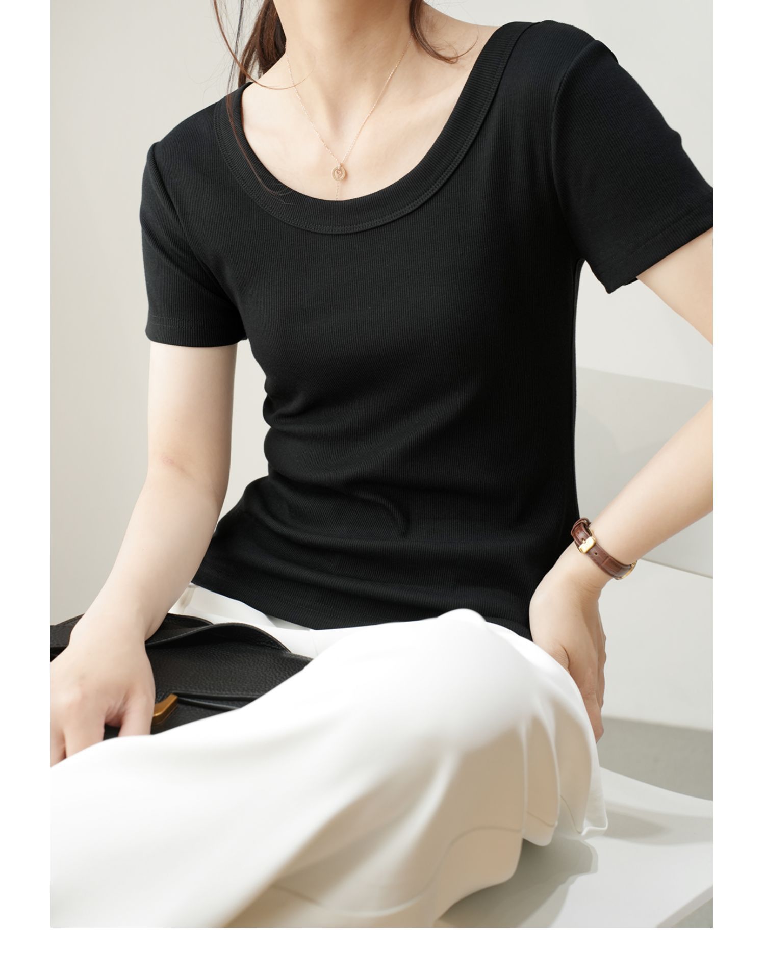 白Tシャツ すっきり丸首リブカットソー