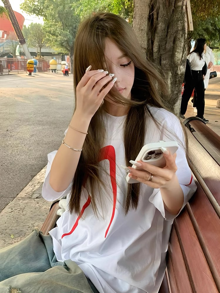 白Tシャツ レディース バックプリントゆったりデザイン