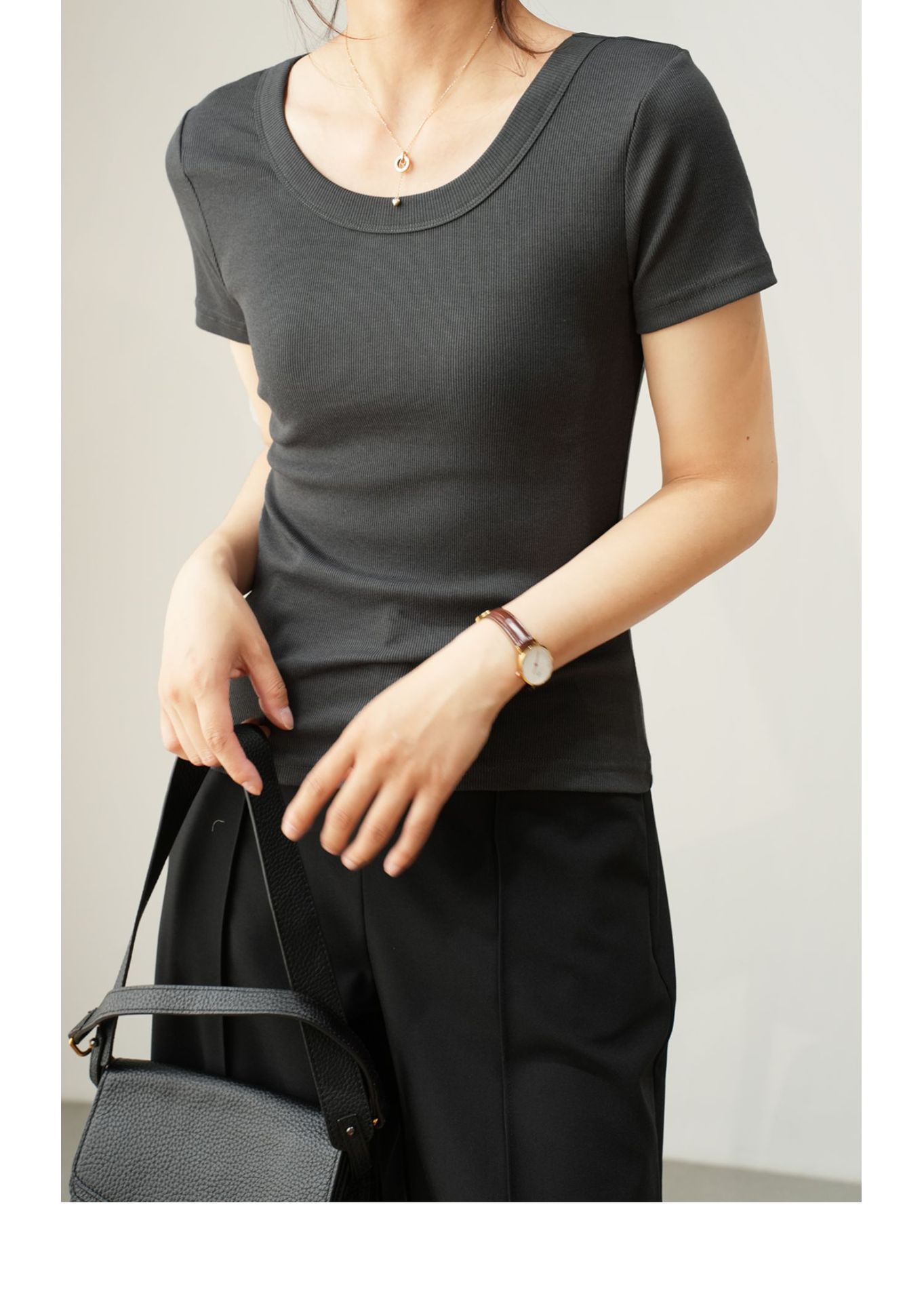 白Tシャツ すっきり丸首リブカットソー