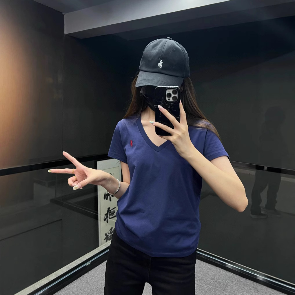 白Tシャツ すっきり着こなせる上質Vネック