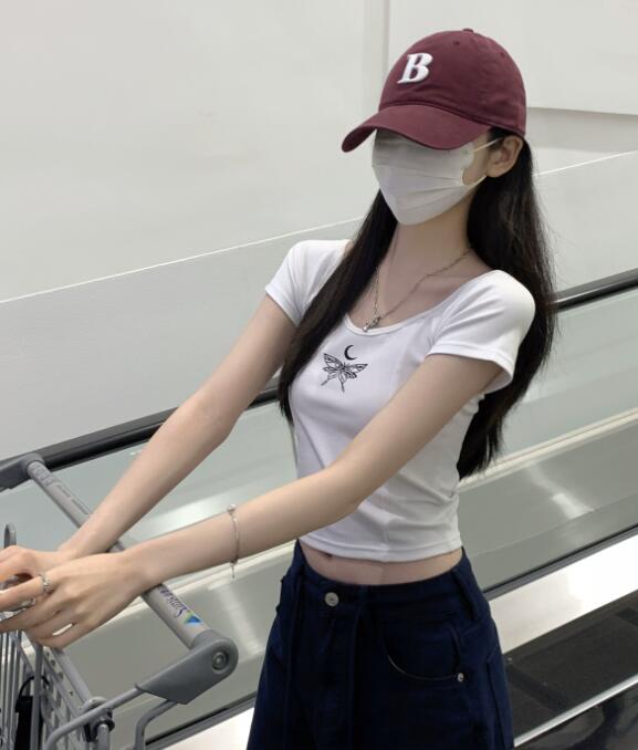白Tシャツ 蝶々プリント半袖白カットソー レディーススリムトップス