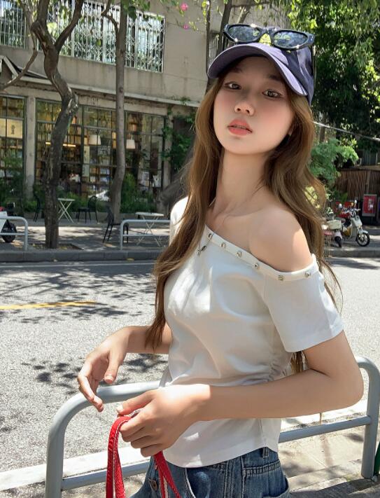 https://fulmo-img-server.com/blanctee/375ada59-0add-42b1-a7fb-cf58ca2c0333.jpg