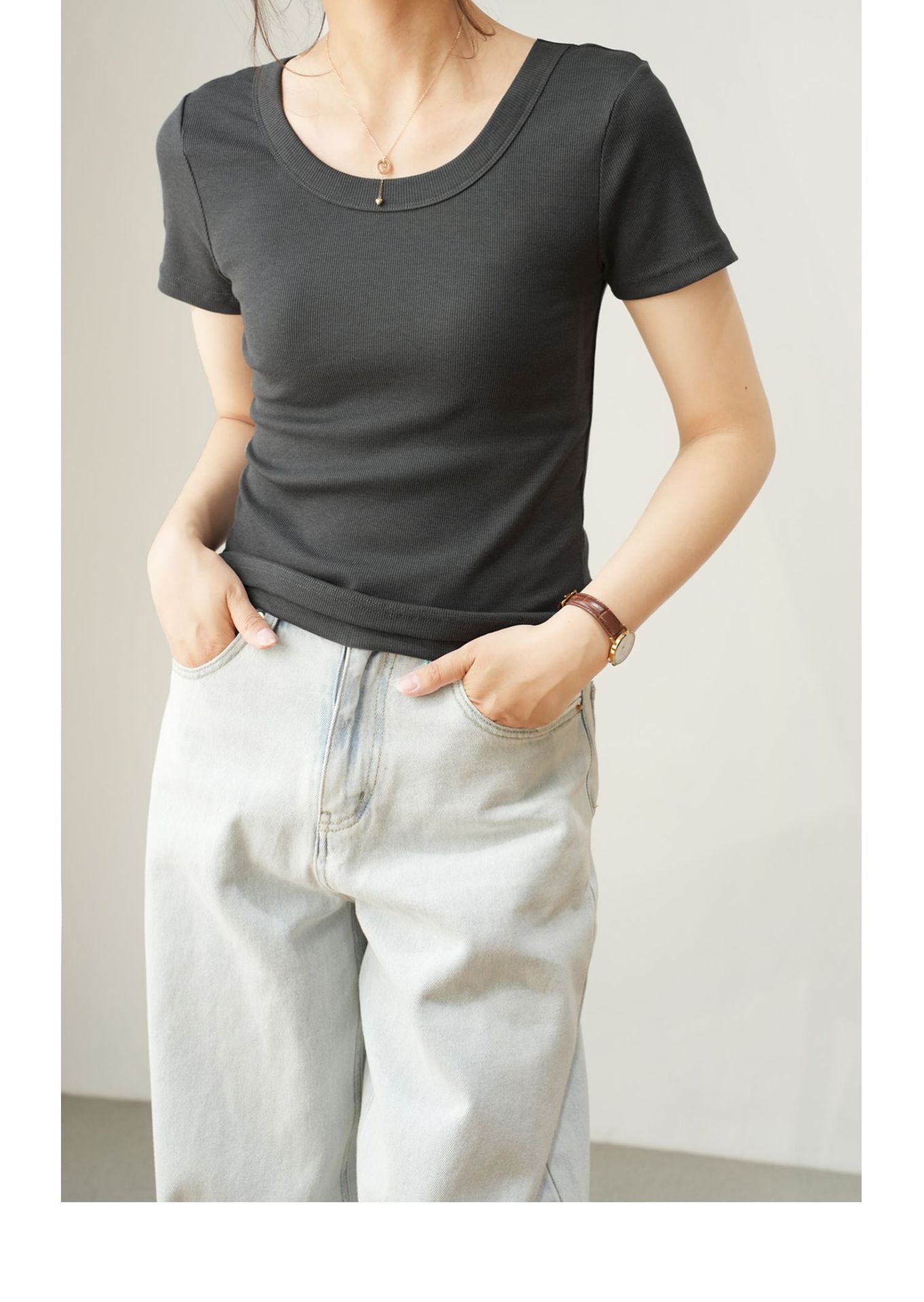 白Tシャツ すっきり丸首リブカットソー